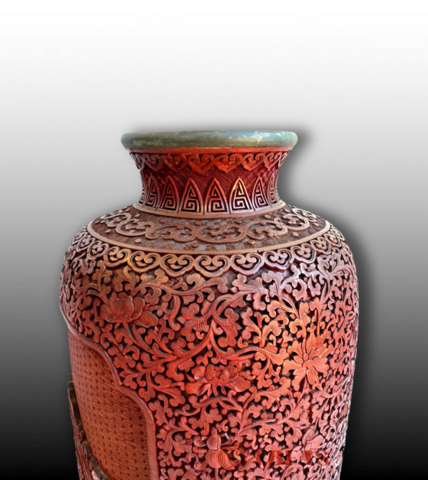 Cinnabar lacquer vase