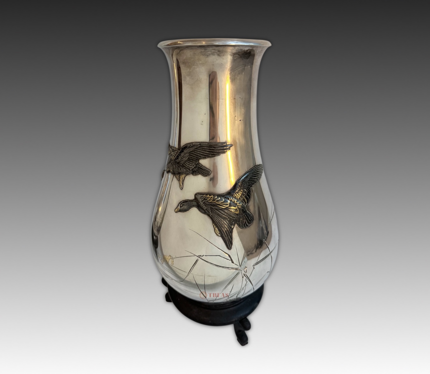Pair of pure silver presentation vases with Tomo box