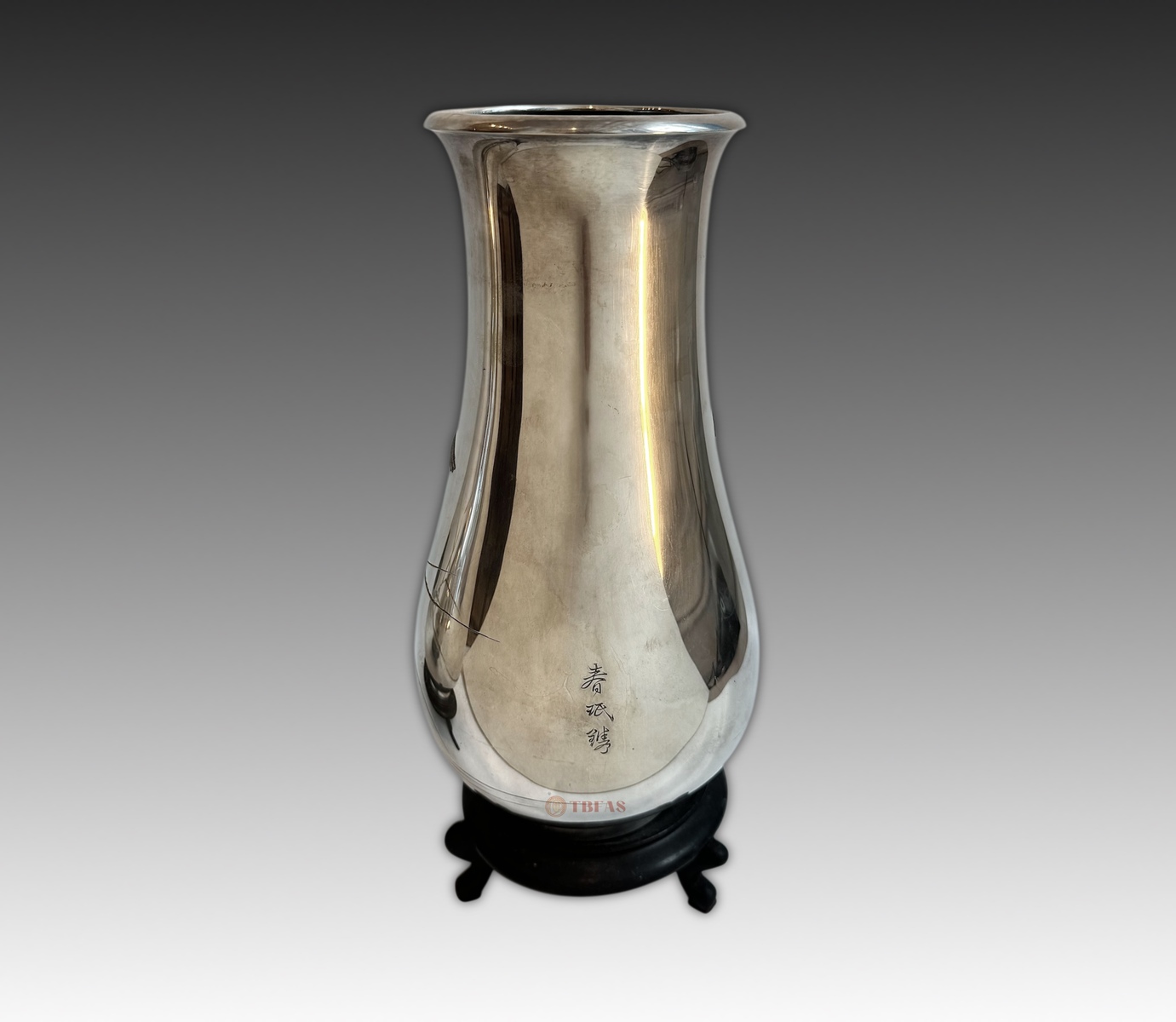 Pair of pure silver presentation vases with Tomo box