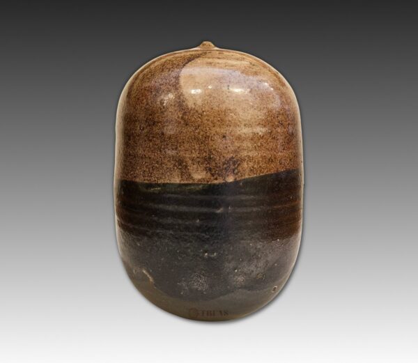 Closed Form Rattle in Brown and Black