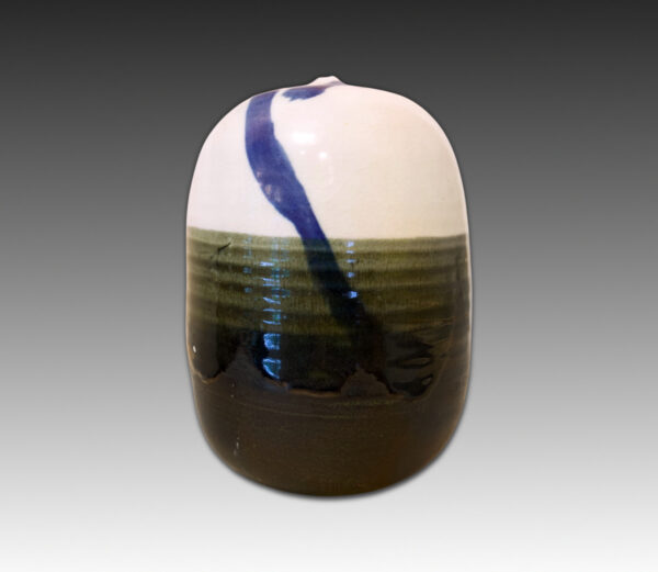 Closed Form Rattle in white and Black