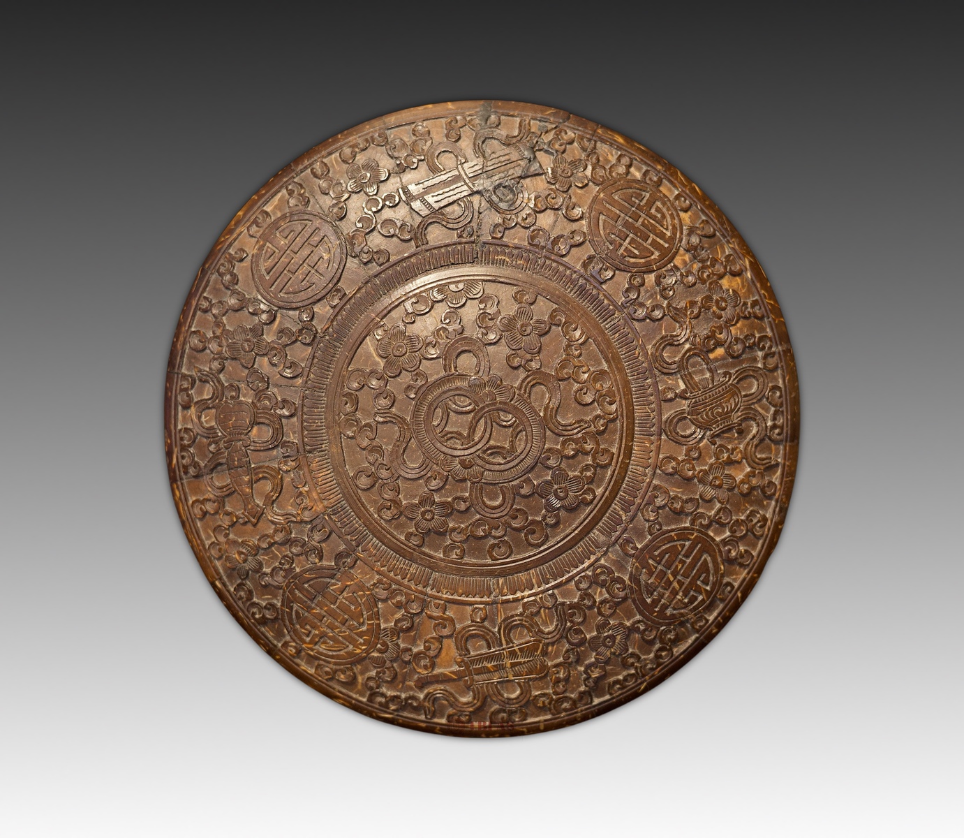 Carved Round Scholar's Box