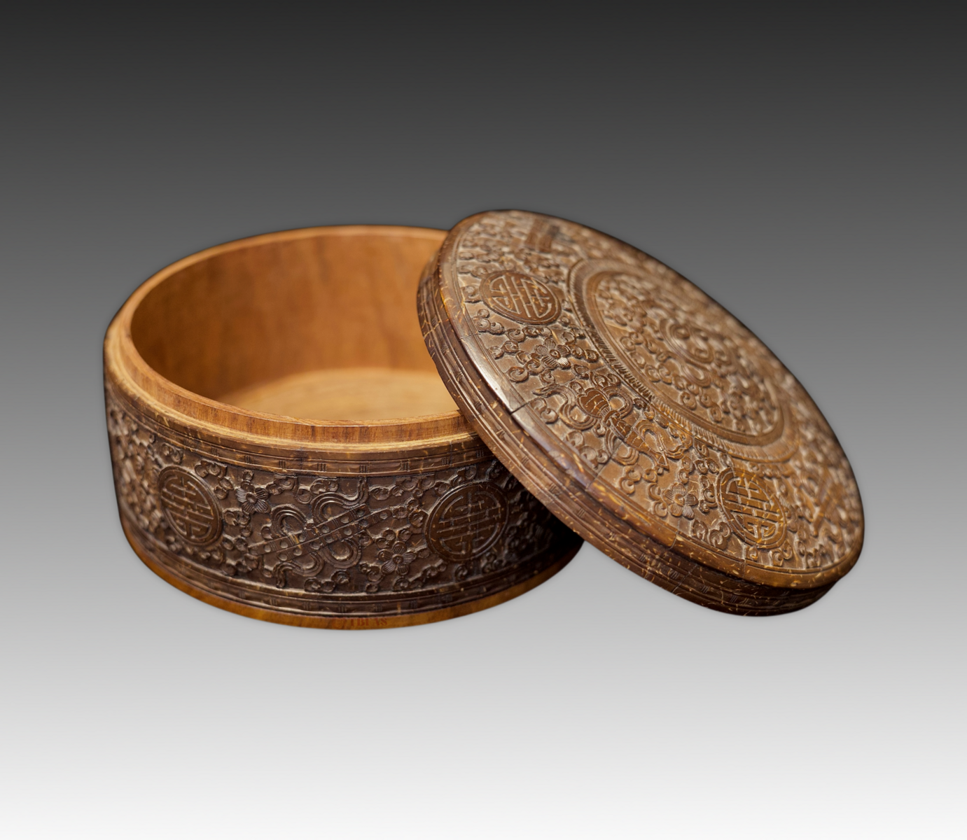 Carved Round Scholar's Box
