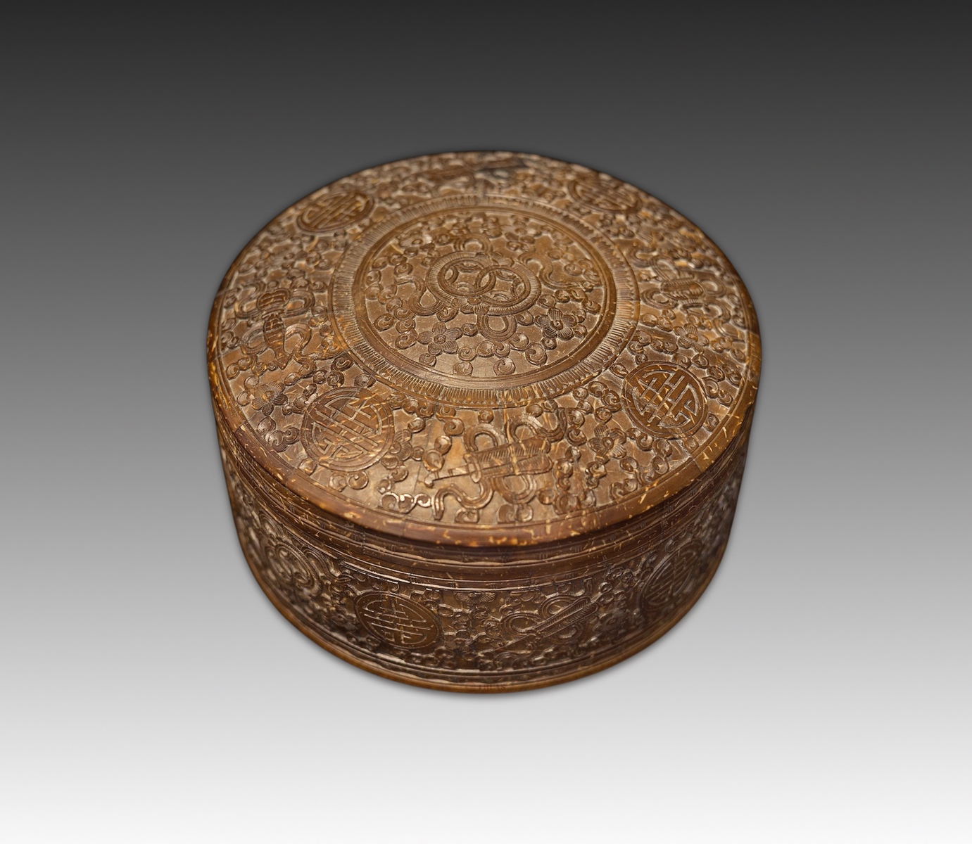 Carved Round Scholar's Box